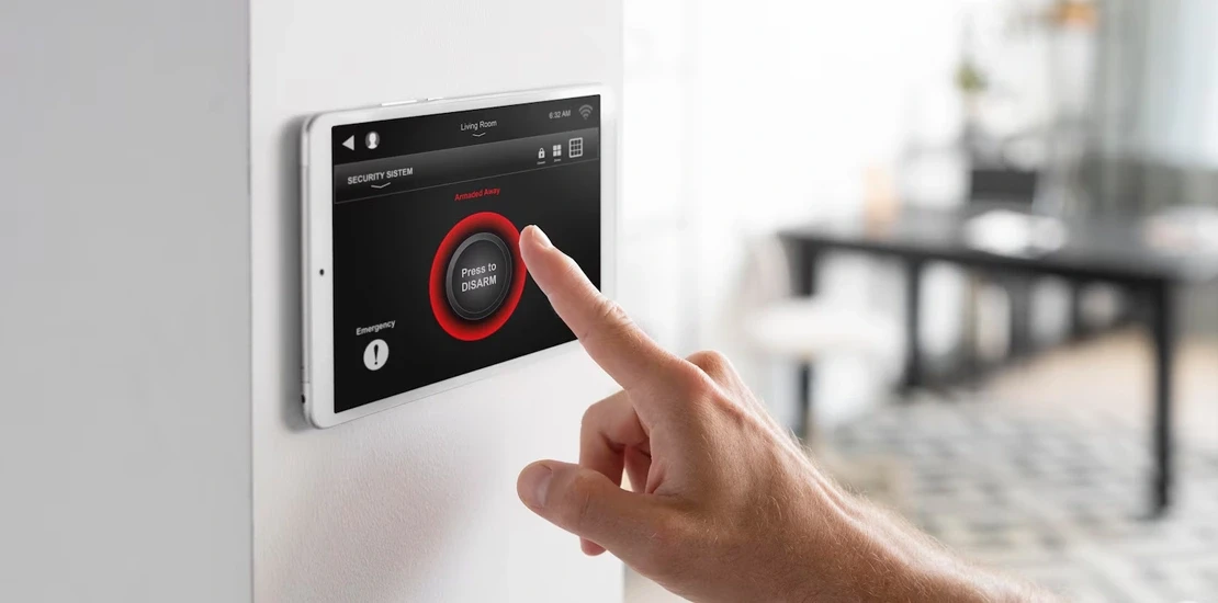 Wireless motion sensor installed on a door frame without cabling